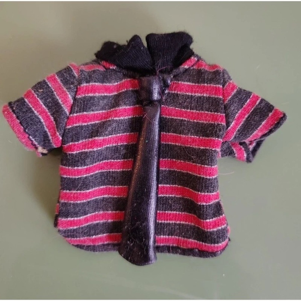 2004 Bratz Doll Shirt Flashback Fever Cade Red Black Striped Shirt With Tie